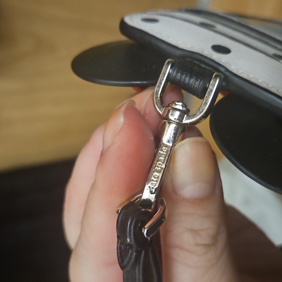 Disney x Kate Spade Minnie Mouse White, Polka Dot Wallet Detachable Lanyard - Picture 3 of 10